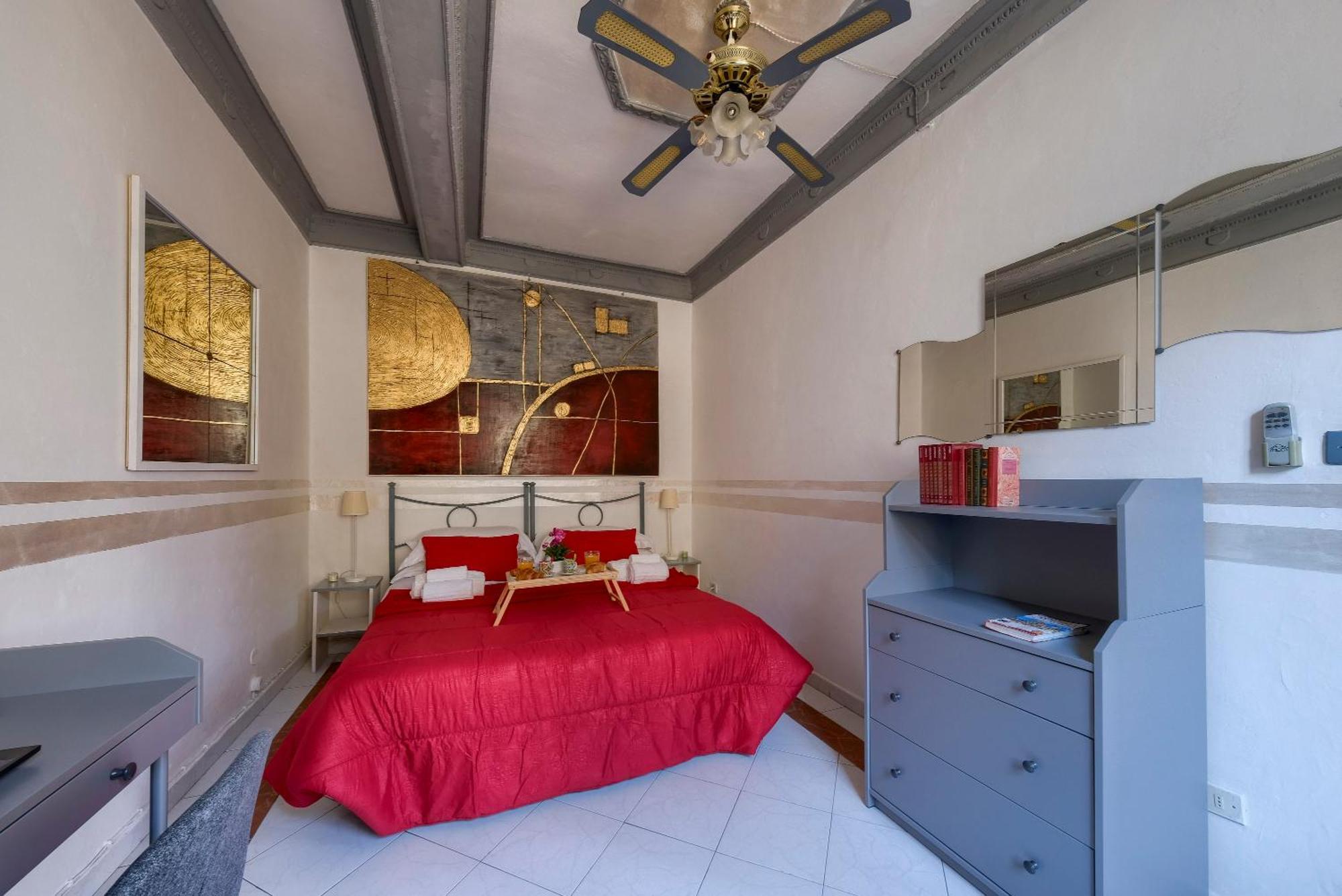 Duomo - Station 2 Minutes Away - Casa Degli Specchi Apartment